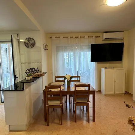 La Adela Apartment *